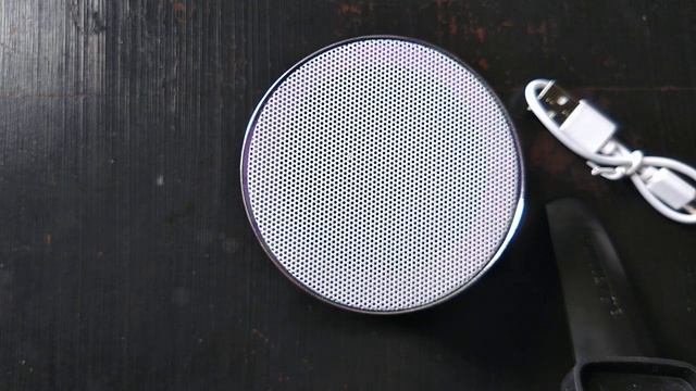 Bluetooth Speaker A10 U-2 (Farsi) смотреть онлайн