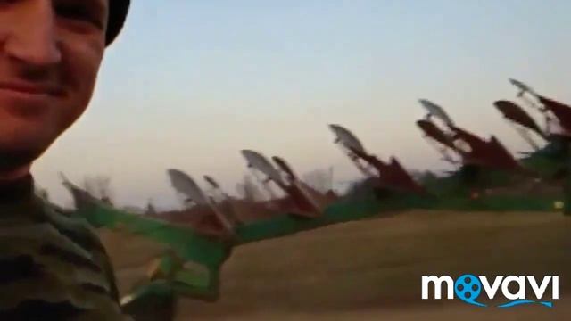 DEAF Лучше Кировец трактор К-700 и подъем шевнива едет сама. смотреть онлайн