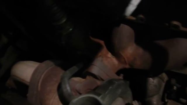 Турбина гонит масло немножко.