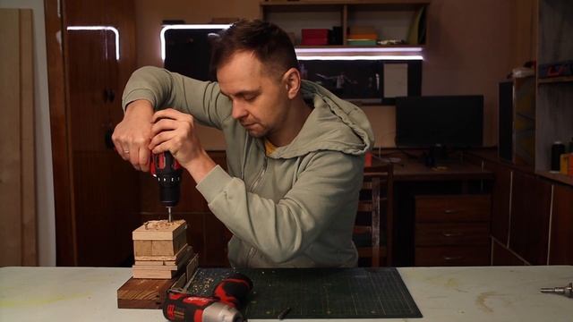 Набор MILWAUKEE M12,  маленькие и дешёвые монстры  (ШУРУПОВЕРТ 2407-20, ГАЙКОВЕРТ 2462-20)