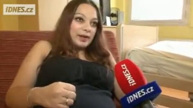 Czech Woman Shows Her Bump On Czech Website IDNES