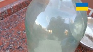 легкий способ помыть бутыль или банку с узким горлом