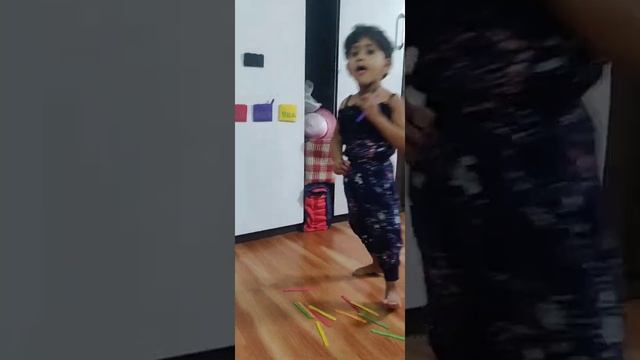 Color Sorting Game# lockdown games# colors sorting by 2.6 yr old # toddler busy game смотреть онлайн