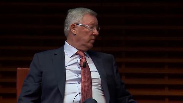 Former Manchester United Manager Sir Alex Ferguson comments on David Beckham and Cristiano Ronaldo! смотреть онлайн