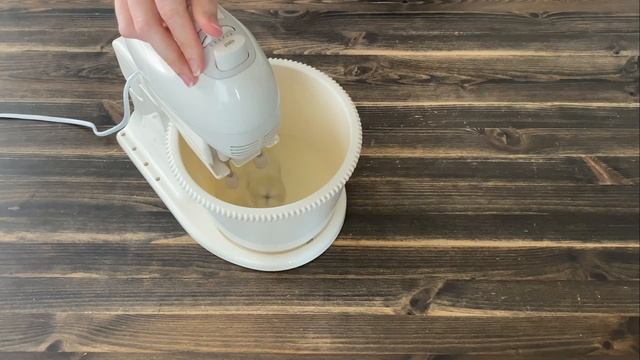 САМАЯ ПРОСТАЯ глазурь для кулича: БАБУШКИН рецепт / french meringue смотреть онлайн