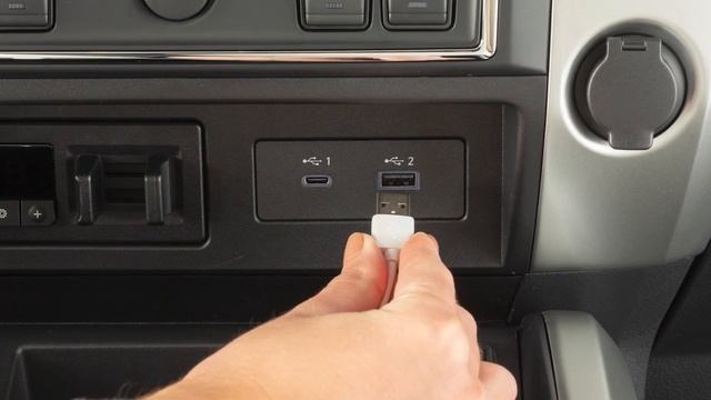 2024 Nissan TITAN - Apple CarPlay® смотреть онлайн