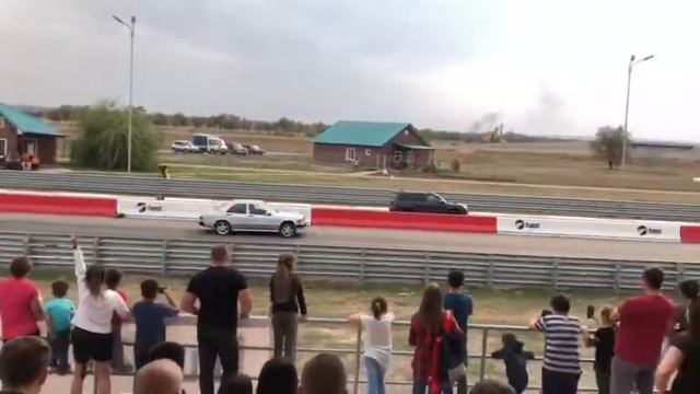 Mersedes benz w201 E190 смотреть онлайн