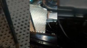 Можно ли ездить при низком уровне масла? (что будет если залить масло в двигатель выше уровня?)