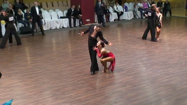 Савицкий Сергей — Печенова Ирина / 1/2 Final Rumba смотреть онлайн