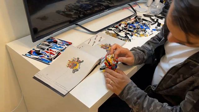 Unboxing & Building LEGO® Technic™ 42130 BMW M 1000 RR