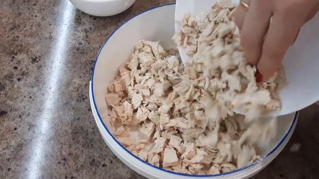 Слоеный салат _Нежность_. Рецепт простой, вкус бомбический! ???.mp4