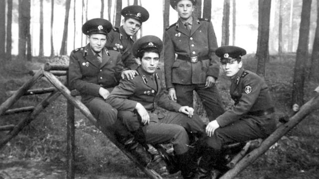 ФОТОРАССКАЗ О СЛУЖБЕ СРОЧНОЙ смотреть онлайн