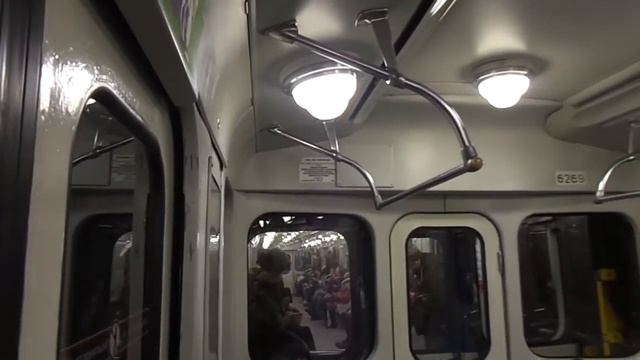 Метропоезд Санкт-Петербурга 8-21: метровагон Ем-501, б. 6269 - 1 линия (08.03.18) смотреть онлайн