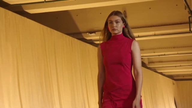 GIGI HADID смотреть онлайн