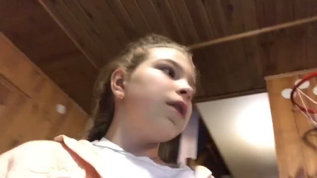 В доме домовой.А нет. Или да 🤔 смотреть онлайн