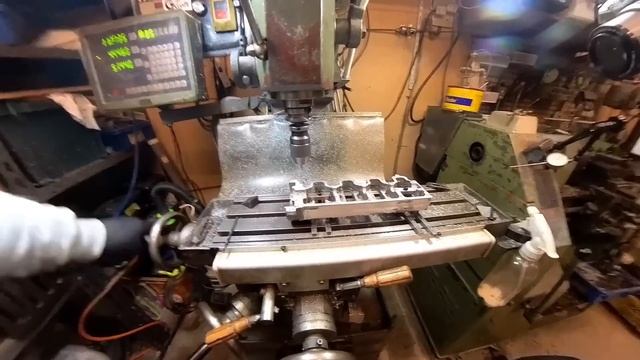 ③モンキーのエンジンを４気筒にする改めCD125four製作（シリンダーヘッドカバーの仕上げ） смотреть онлайн