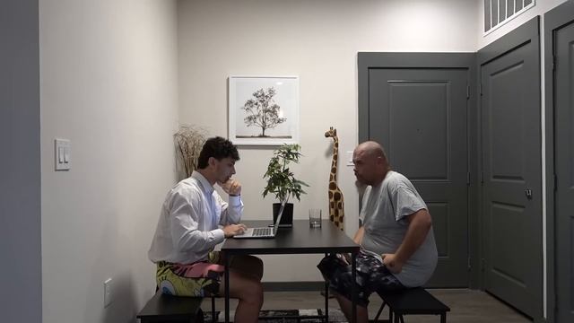 I Hired a Professional Blunt Roller Off Craigslist смотреть онлайн