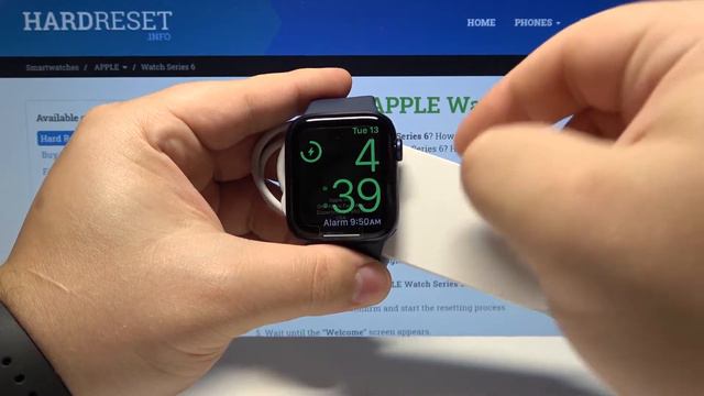 How to Enable NightStand Mode on APPLE Watch Series 6 – Display Time Horizontally смотреть онлайн