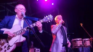 Рюмка водки на столе