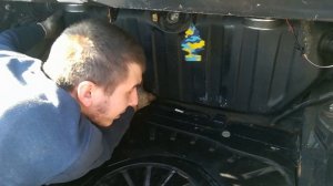 Гудит бензанасос 124 мерс