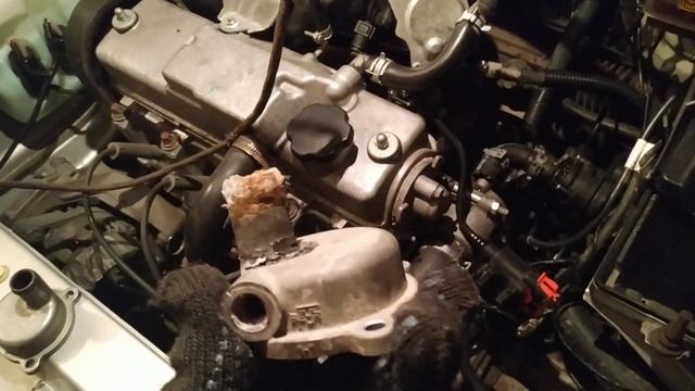 Как красный антифриз разъедает автомобиль