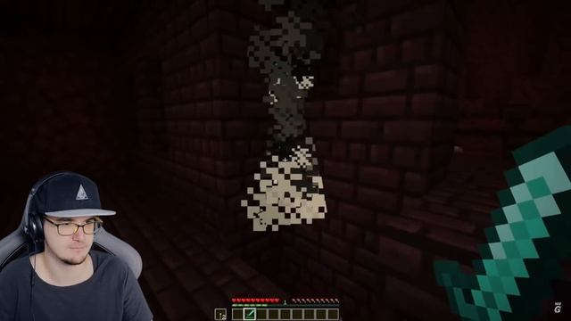 ОТКУДА ПЕЩЕРНЫЕ ЗВУКИ в МАЙНКРАФТЕ ? ► Minecraft Теории - MrGridlock | Реакция