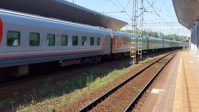 Электровоз ЭП2К-394 с пассажирским поездом Москва – Балаково смотреть онлайн