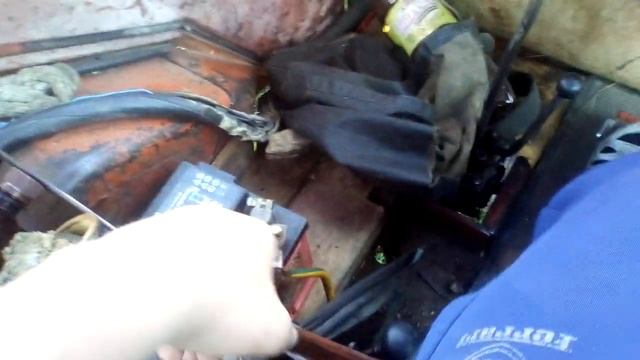 Заводим трактор т-16 смотреть онлайн