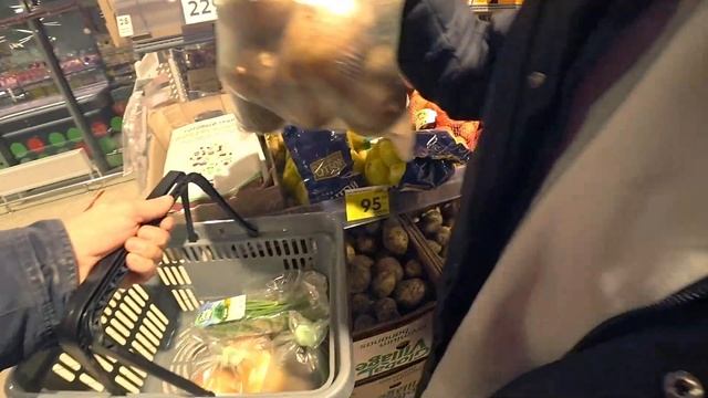 Посылка в армию отправлена. \\ Немного покупок к празднику. смотреть онлайн