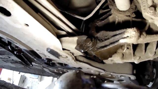 ТЕЧЬ МАСЛА С АВТОМОБИЛЯ ПОИСКИ ПРИЧИН