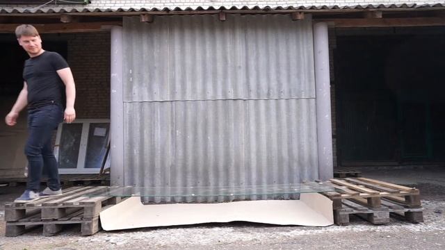 Такого вы ещё не видели! Тест Каленого стекла (10мм) компанией Футура! смотреть онлайн