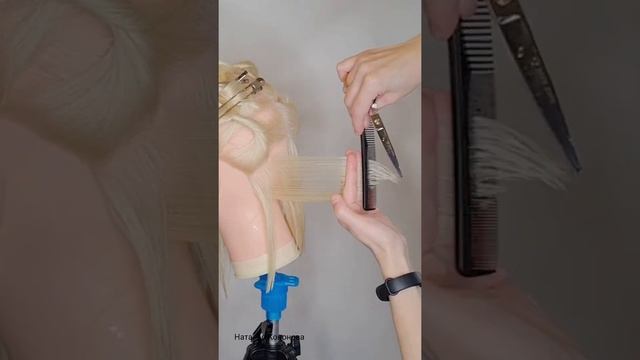 Стрижка нижней секции затылка в стрижке "Боб" смотреть онлайн