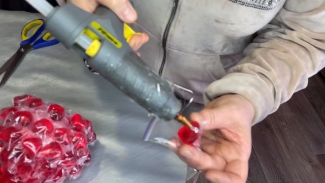 Конфета из конфет. Супер идея СЛАДКОГО ПОДАРКА. DIY подарок на 8 марта смотреть онлайн