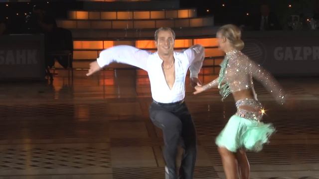 Riccardo Cocchi - Yulia Zagoruychenko | Jive | Honour dance | WDC World Cup Professionals Latin 201 смотреть онлайн