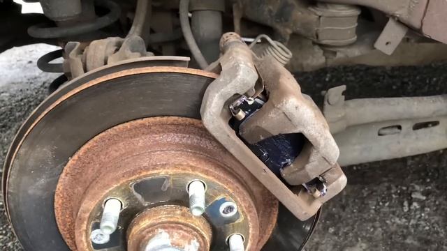 FORD FUSION ABANDONADO RECIBE CAMBIO DE FRENOS смотреть онлайн