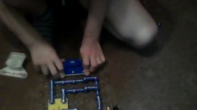 Сбор схемы в электронном конструкторе Знаток смотреть онлайн