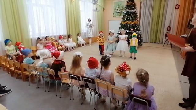 Новогодний праздник "Капризная Хлопушка" смотреть онлайн