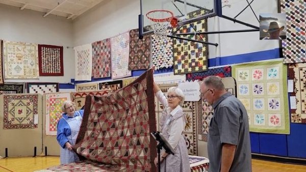 Пэчворк: Посмотрите, что он натворил! #пэчворк #выставка