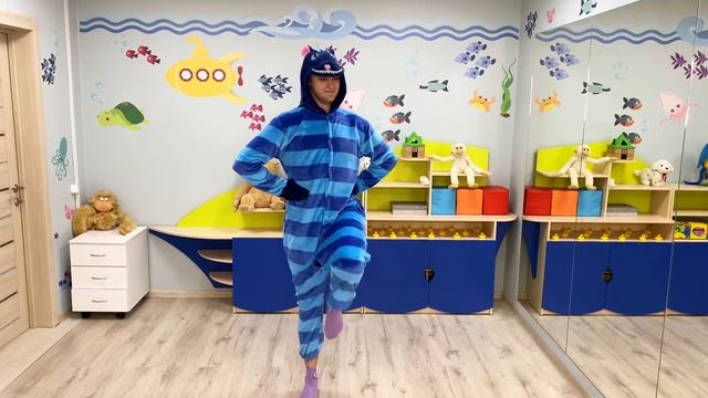 У Оленя дом большой | Ритмика для малышей | Танцы для детей | DariDance | Танцуем дома смотреть онлайн