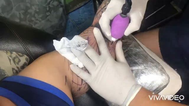 Compass Black and Gray Timelapse - Mundstar Tattoo смотреть онлайн