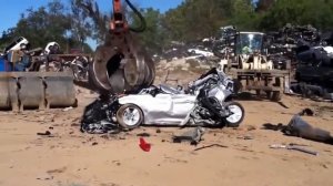 Утилизация автомобилей слабонервным не смотреть