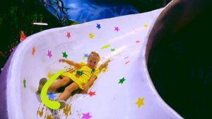 Настя и музей игрушек для детей Nastya pretend play at the kid's museum of toy's bears