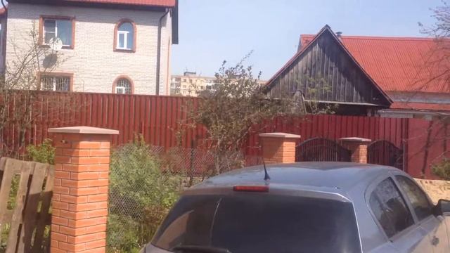 Кирпичные столбы с коваными секциями смотреть онлайн