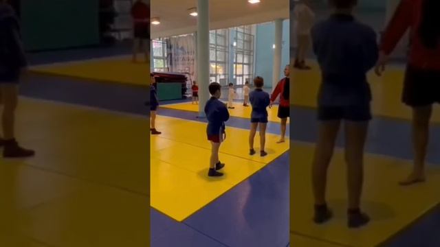 Боевое самбо. Отработка. Детская группа. Тренер Потапов Денис Сергеевич смотреть онлайн