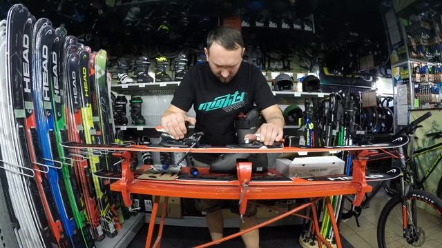 Как установить крепления на горные лыжи смотреть онлайн