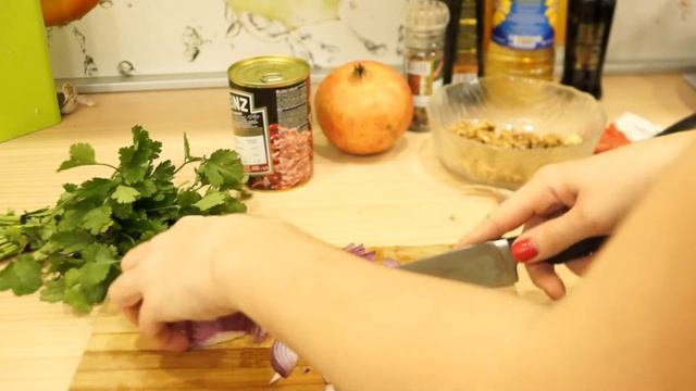 Салат старый тбилиси. Очень вкусный салат с гранатом и говядиной. смотреть онлайн