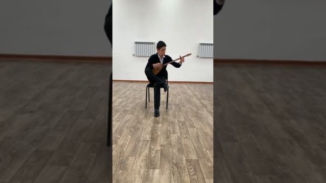 Асхатулы Ринат. КАЗАХСТАН. Казахский народный инструмент Домбыра. смотреть онлайн