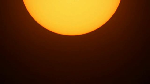 Astronomy: Sunspots of 22th November though my telescope Celestron + camera Canon + sun filter смотреть онлайн