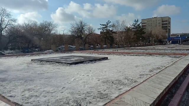 (130)г.Семск.Прогулка в сквере. смотреть онлайн