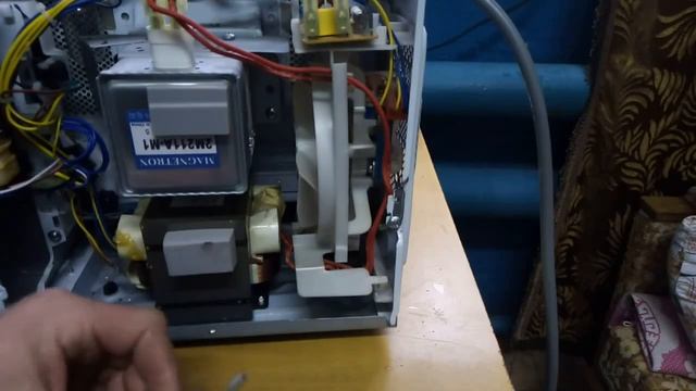 Ремонт микроволновки. Микроволновка не греет. смотреть онлайн